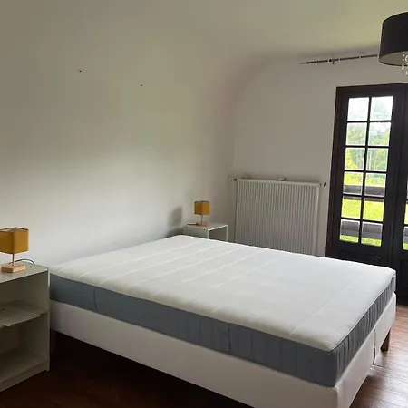 Semesterbostad Lovely 1 Hour From Paris, 30 Minutes From Giverny Merey