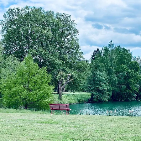 Lovely 1 Hour From Paris, 30 Minutes From Giverny Semesterbostad *