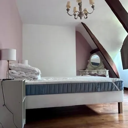 Semesterbostad Lovely 1 Hour From Paris, 30 Minutes From Giverny Merey